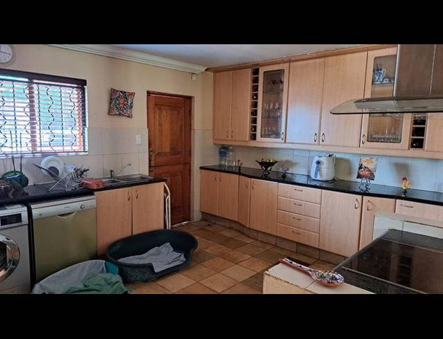 4 BEDROOM HOUSE FOR SALE IN KENSINGTON